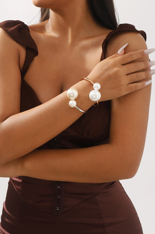 Chunky Pearls Bracelet