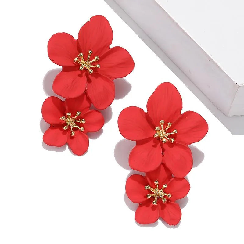 Flor de Maga Earrings White