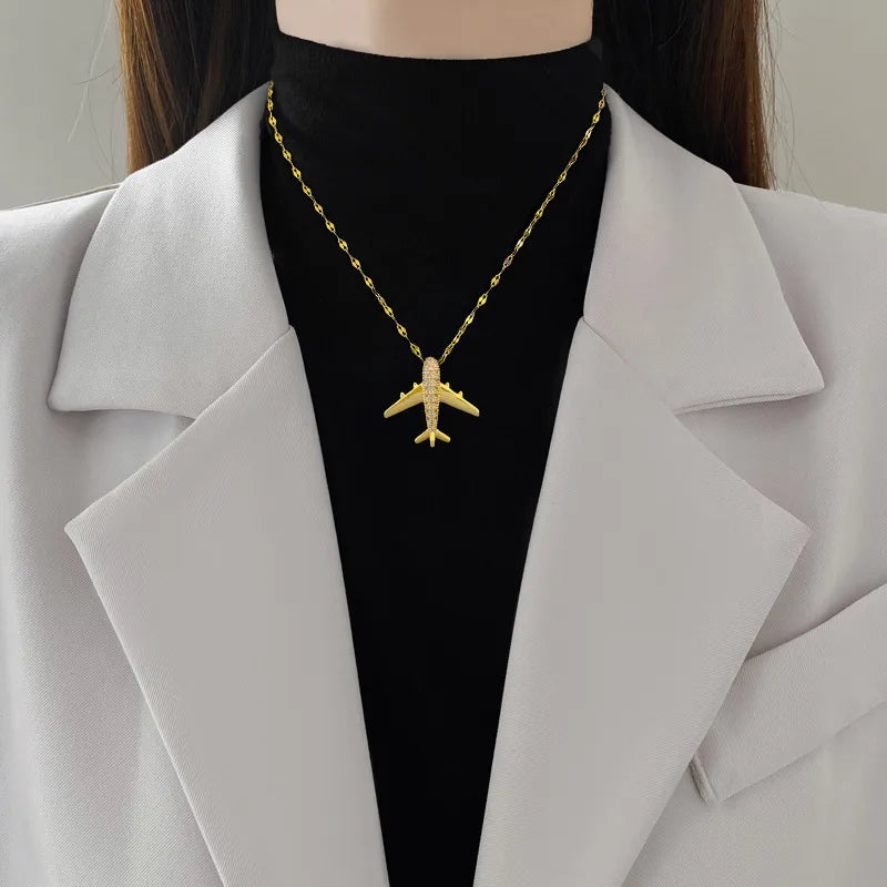 Airplacne Necklace Gold