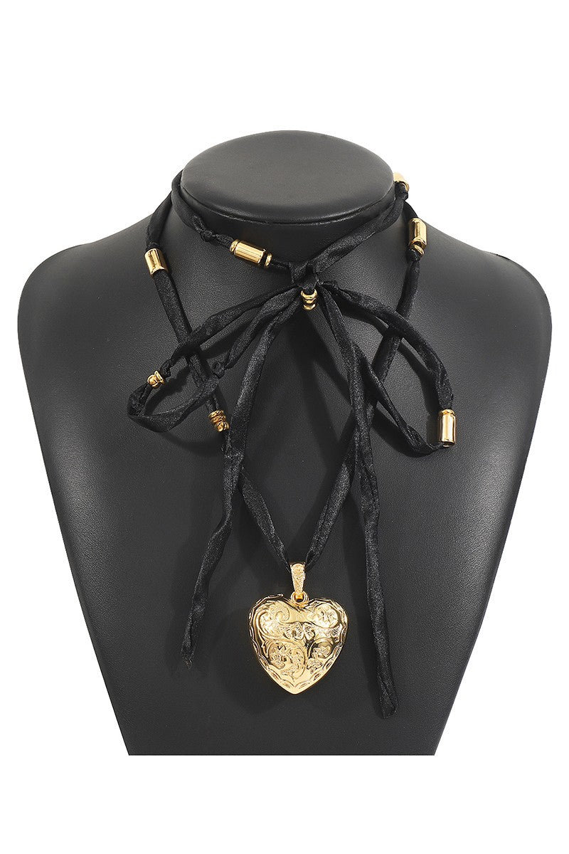 Vintage Heart Pendant Necklace Silver