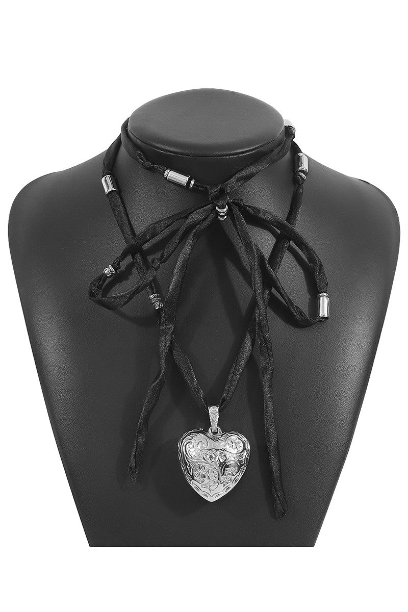 Vintage Heart Pendant Necklace Silver